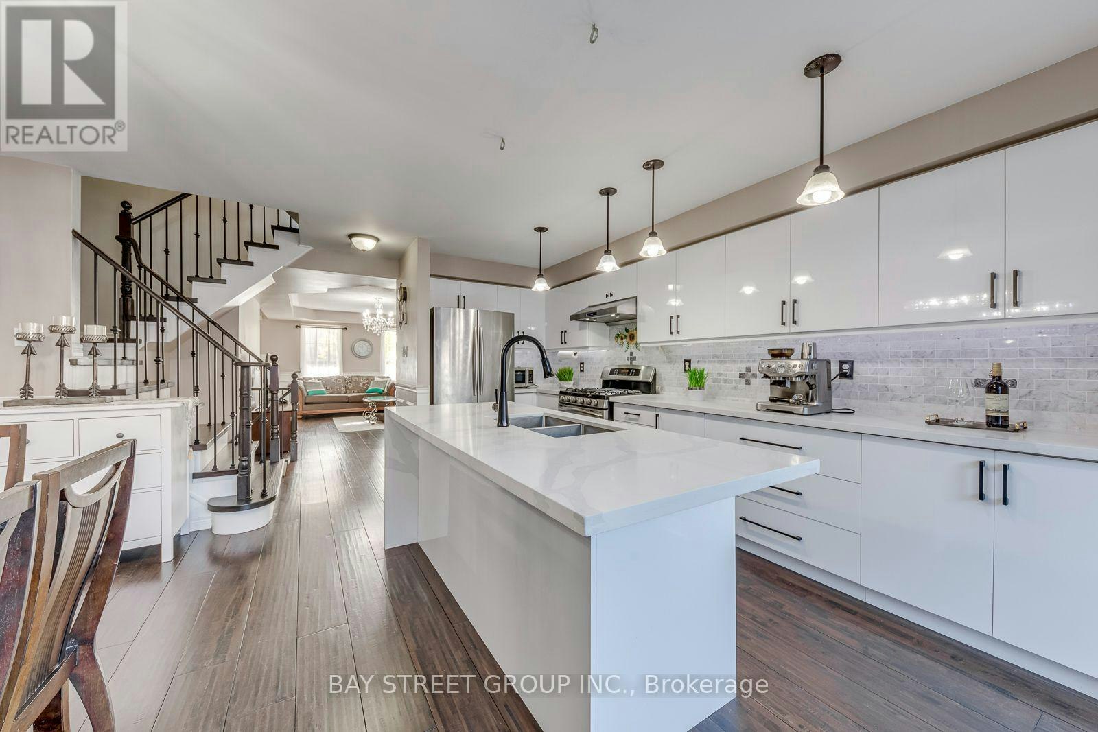 213 Littlewood Drive, Oakville, ON, L6H 6T8