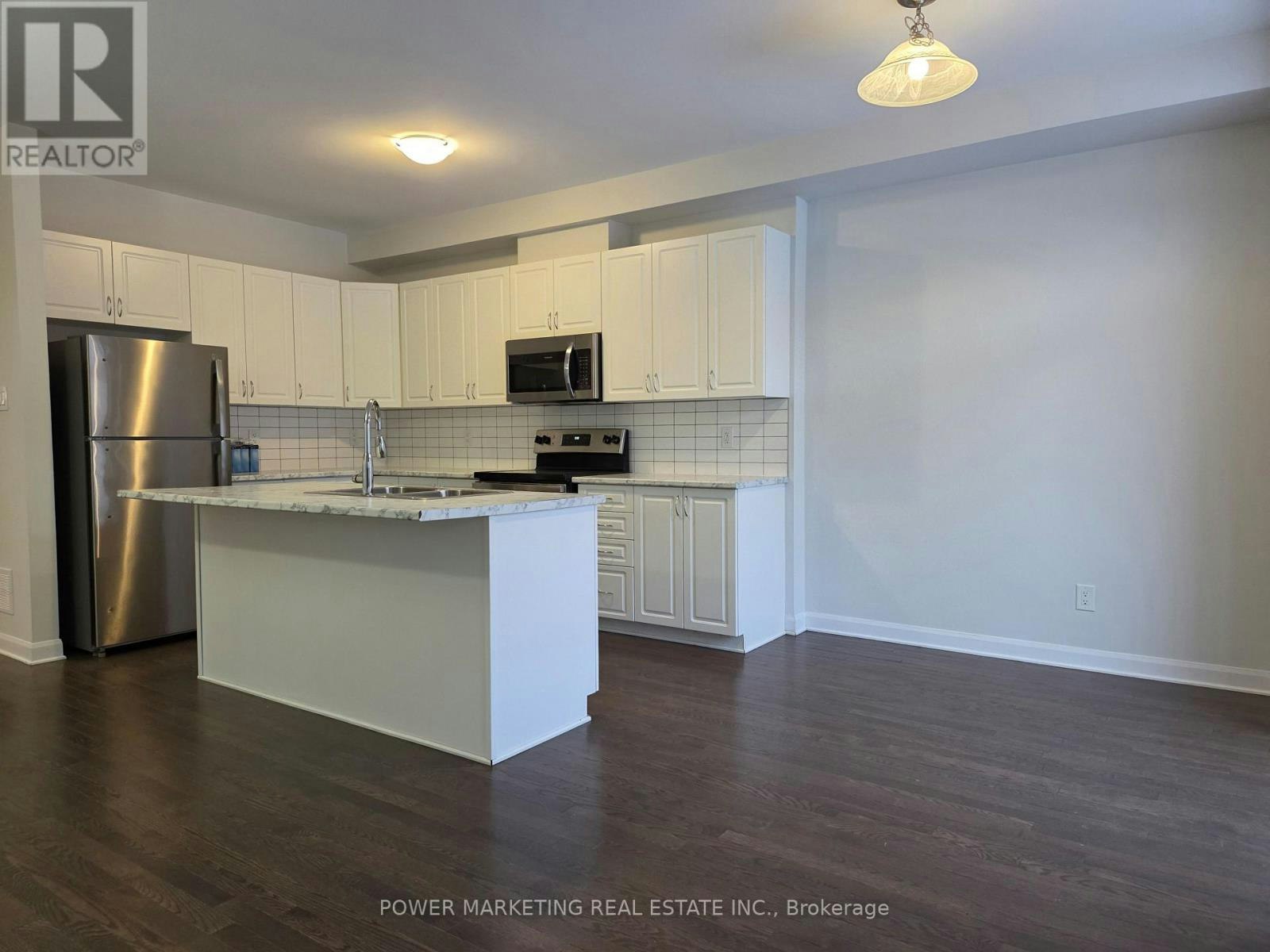 105 Natare Place, Ottawa, ON, K2T 0P3 - 3
