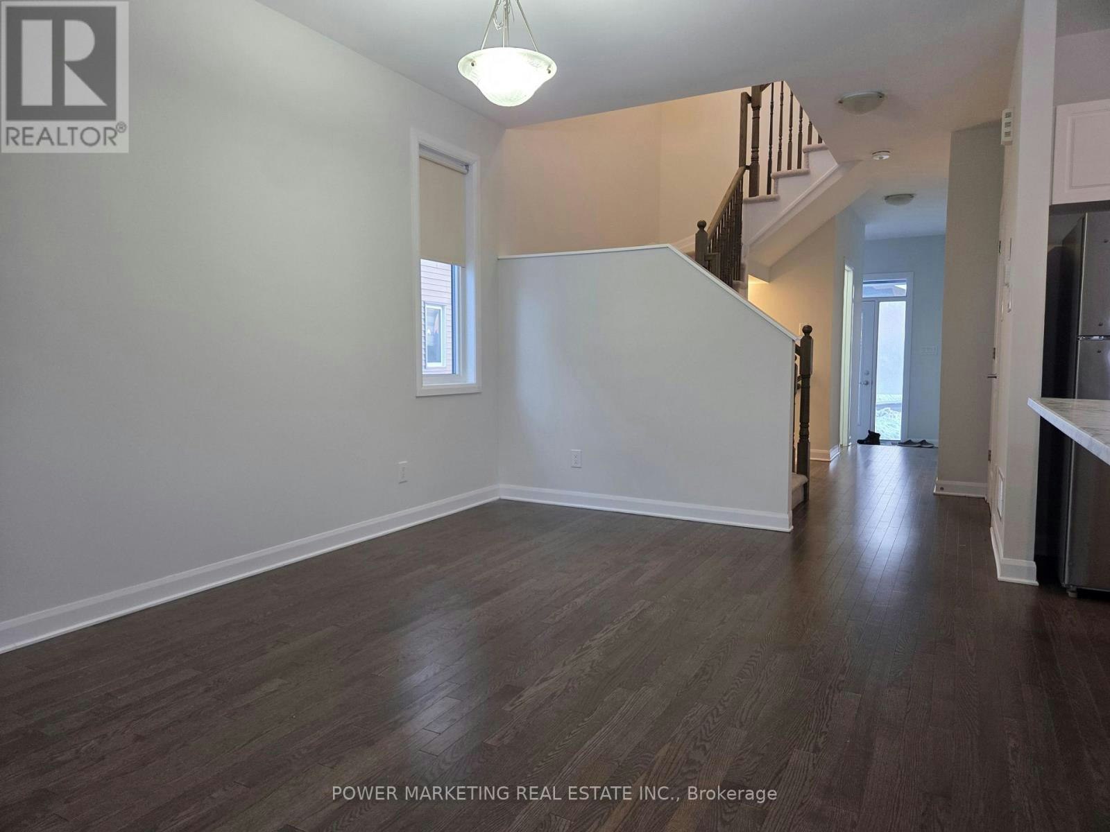 105 Natare Place, Ottawa, ON, K2T 0P3 - 4