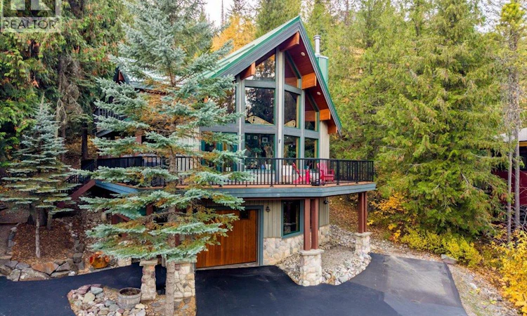 15 Alpine Trail Crescent