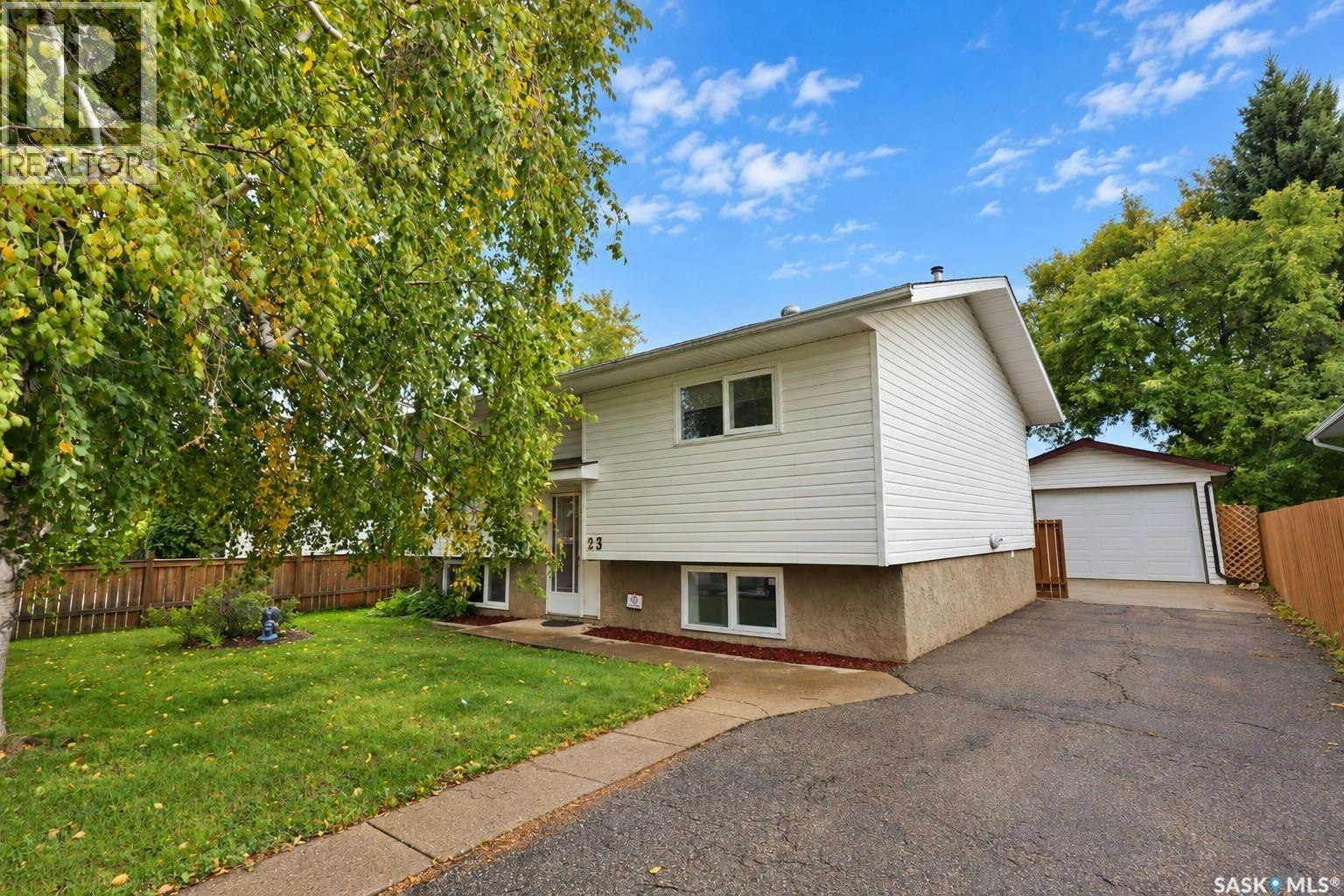 23 Berezowsky Drive, Prince Albert, SK, S6V 6M4