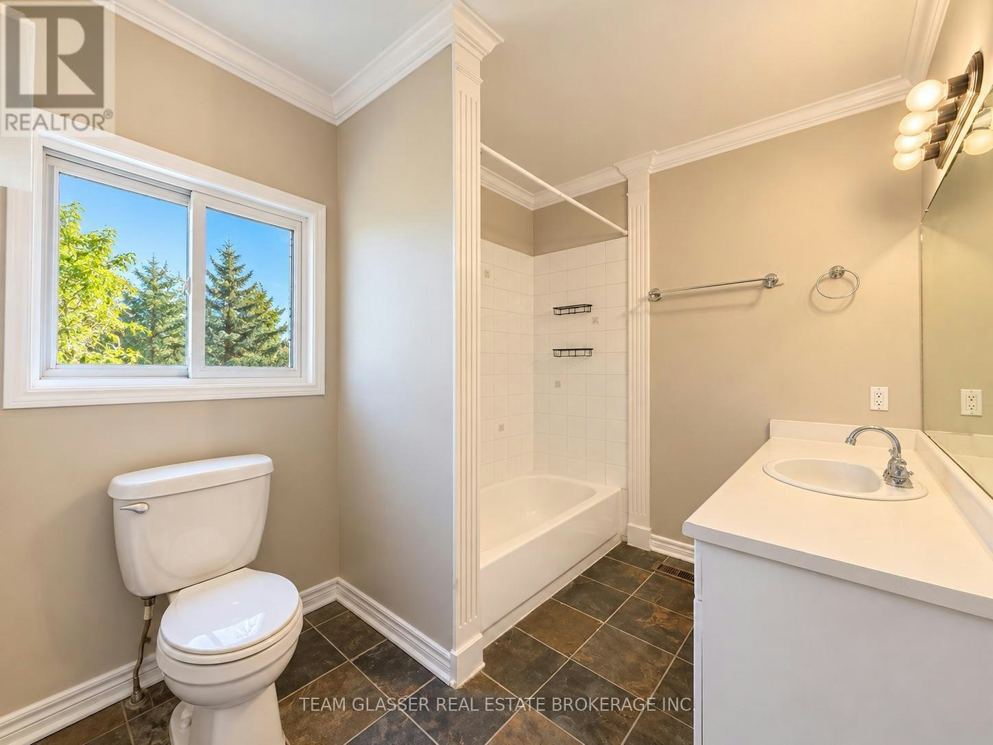 676 Emery Street E, London, ON, N6C 2G4 - 9