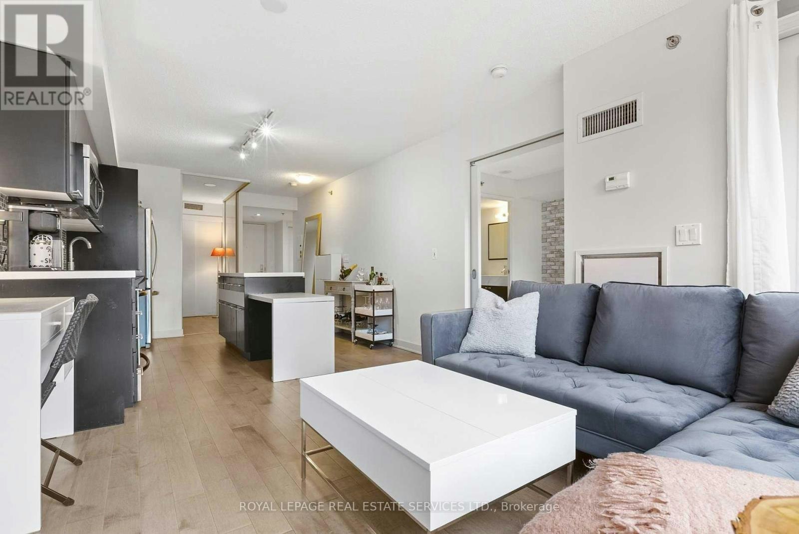 430-21 Nelson Street, Toronto, ON, M5V 3H9 - 2