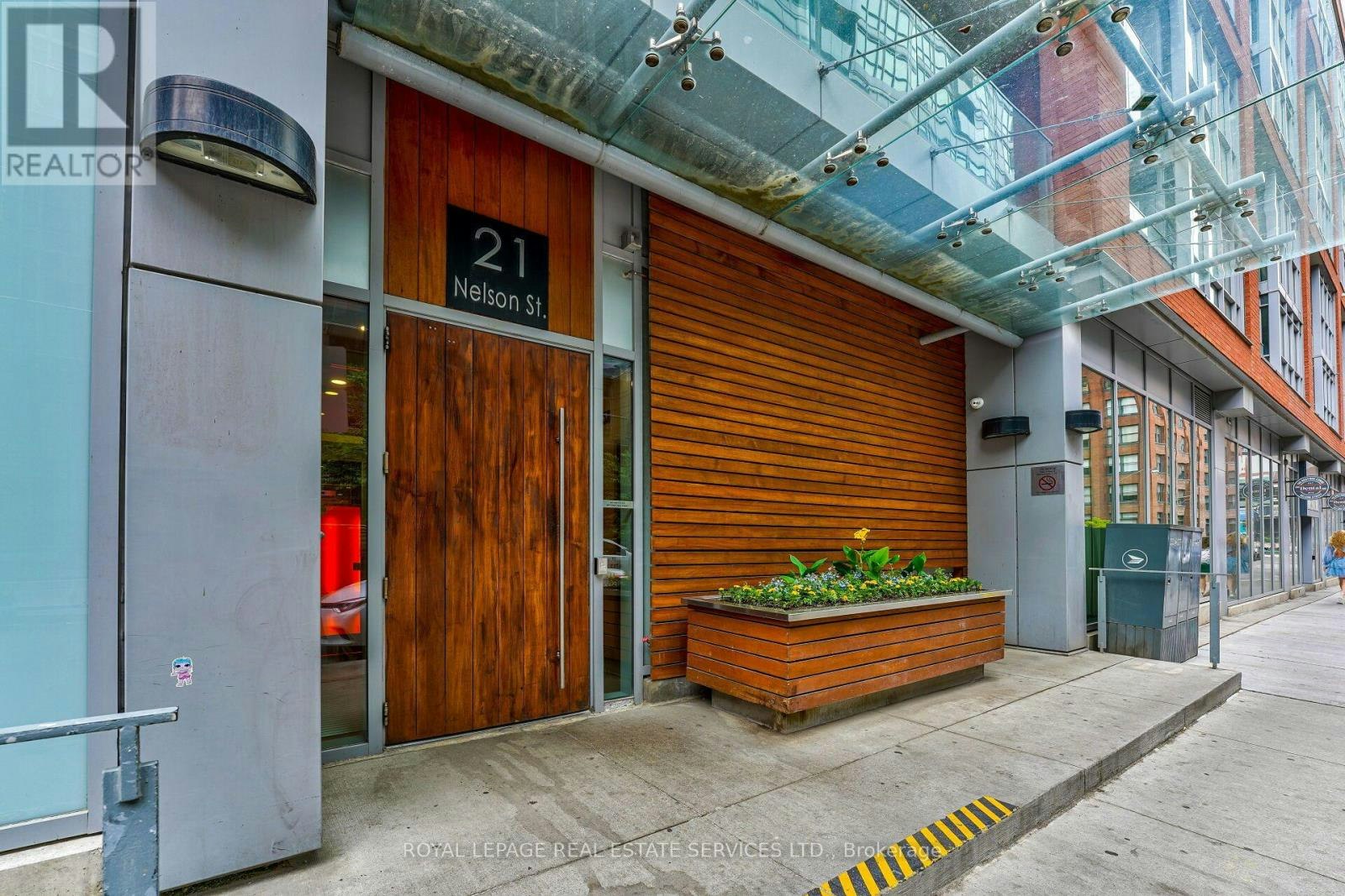 430-21 Nelson Street, Toronto, ON, M5V 3H9