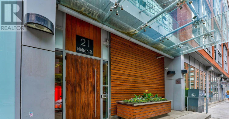 430-21 Nelson Street, Toronto, ON, M5V 3H9