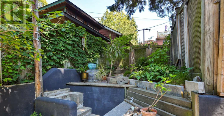 REAR-95 Parkside Drive, Toronto, ON, M6R 2Y8 - 30