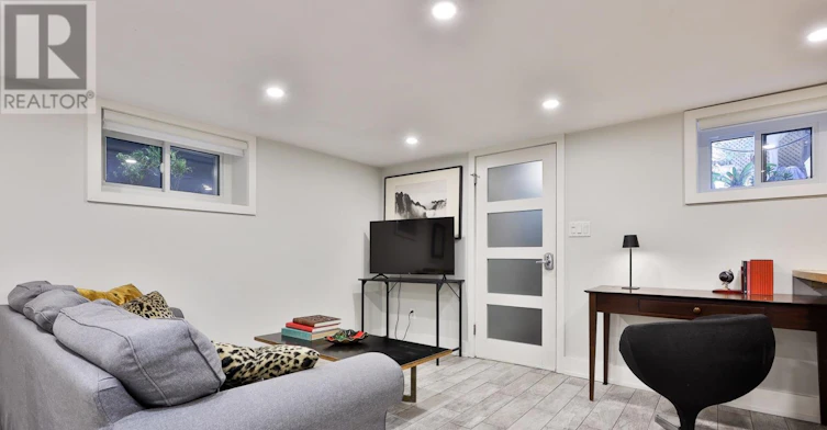 REAR-95 Parkside Drive, Toronto, ON, M6R 2Y8 - 4