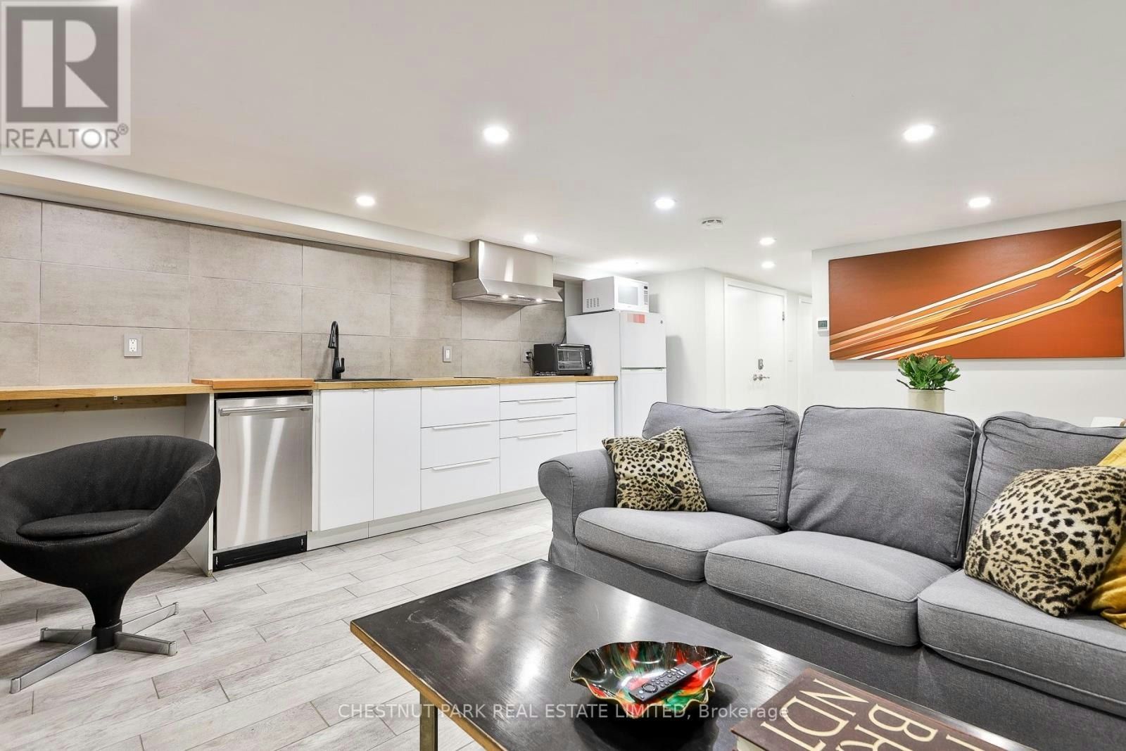 REAR-95 Parkside Drive, Toronto, ON, M6R 2Y8 - 5