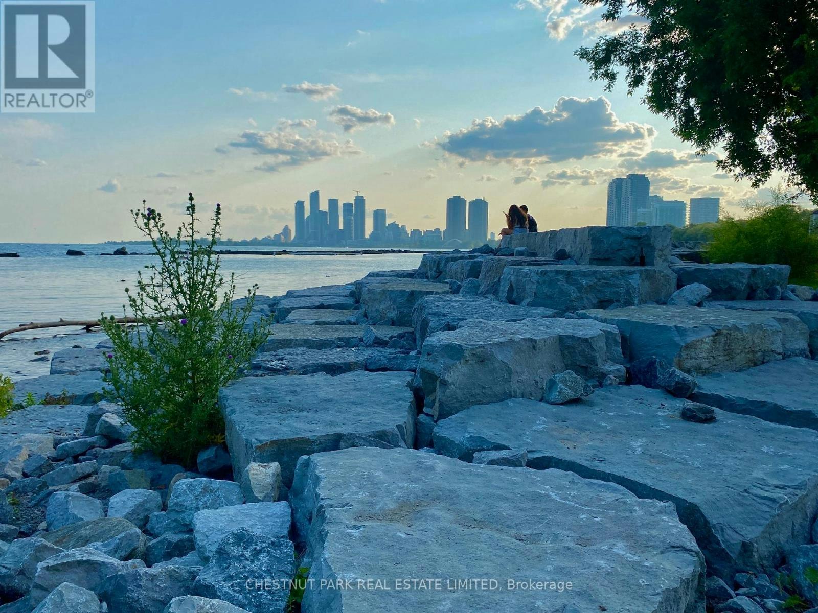 REAR-95 Parkside Drive, Toronto, ON, M6R 2Y8 - 44