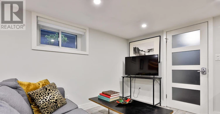REAR-95 Parkside Drive, Toronto, ON, M6R 2Y8 - 13