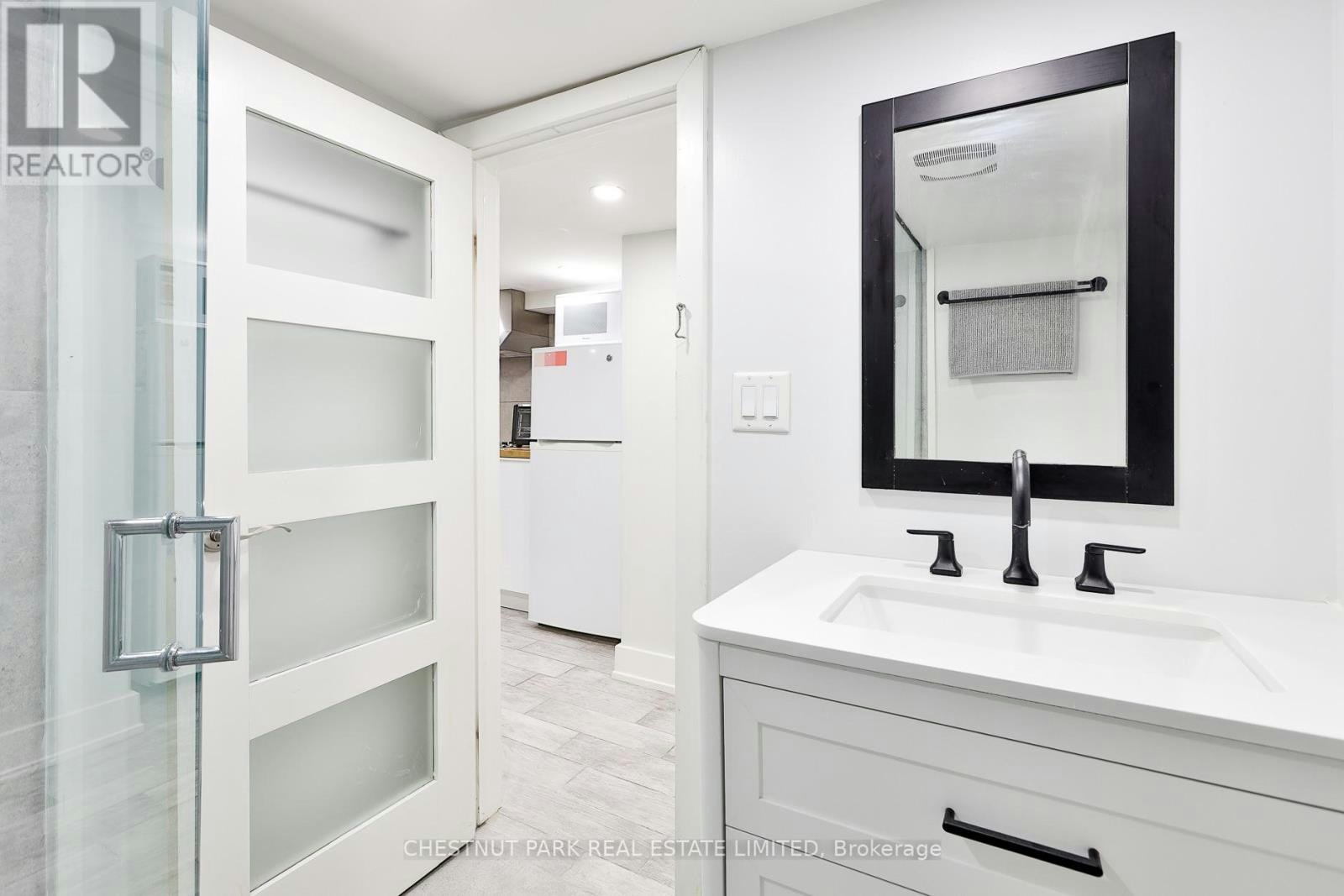 REAR-95 Parkside Drive, Toronto, ON, M6R 2Y8 - 16