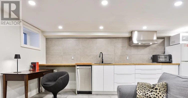 REAR-95 Parkside Drive, Toronto, ON, M6R 2Y8 - 8