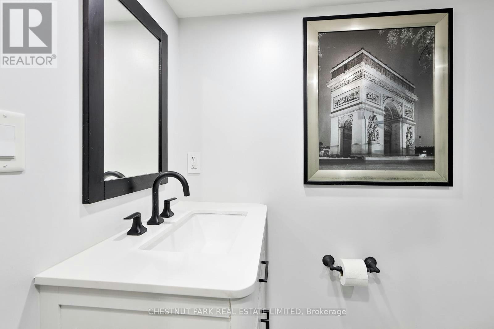 REAR-95 Parkside Drive, Toronto, ON, M6R 2Y8 - 15