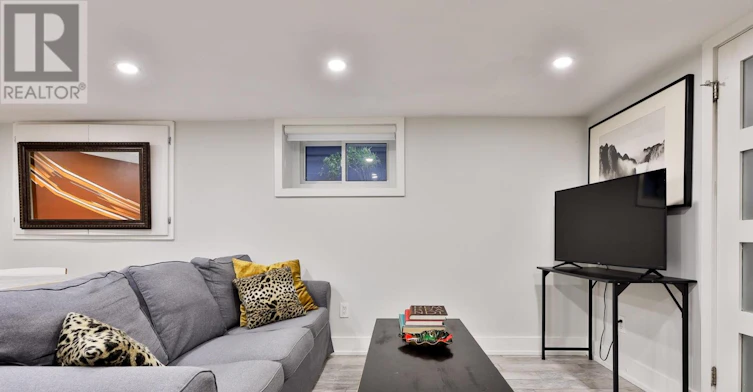 REAR-95 Parkside Drive, Toronto, ON, M6R 2Y8 - 11