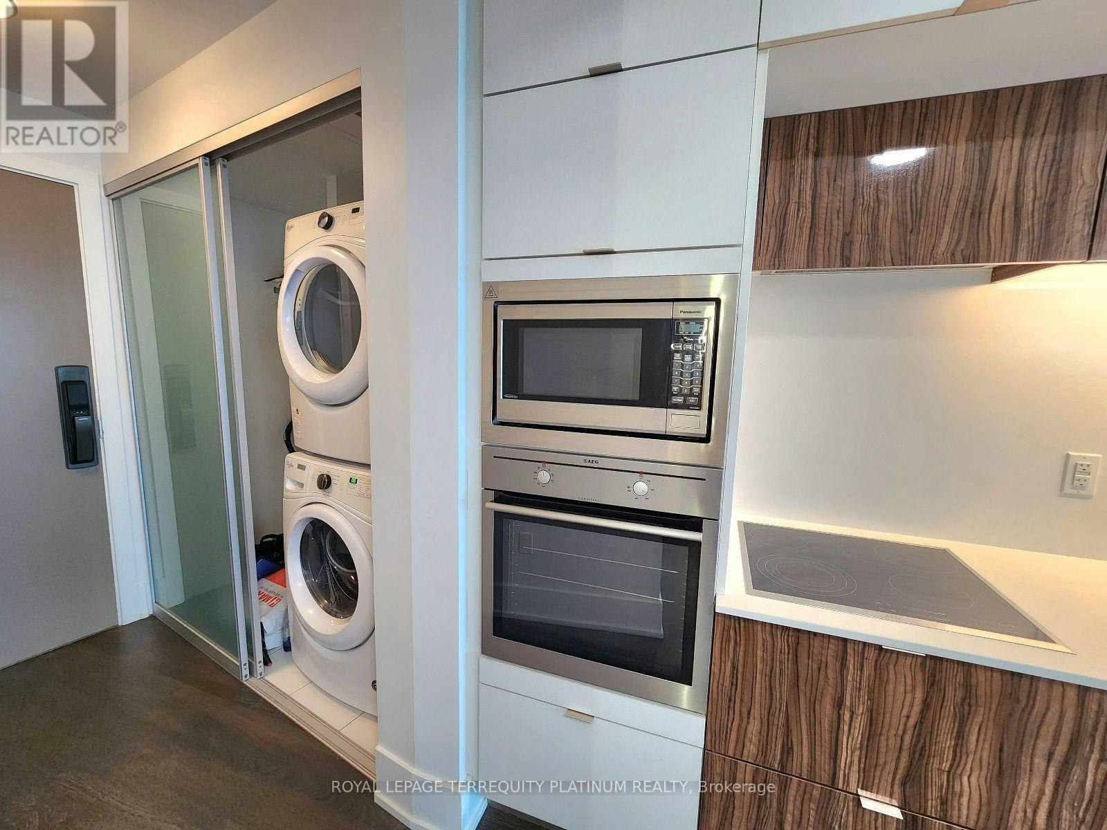 3212-10 York Street, Toronto, ON, M5J 0E1 - 7