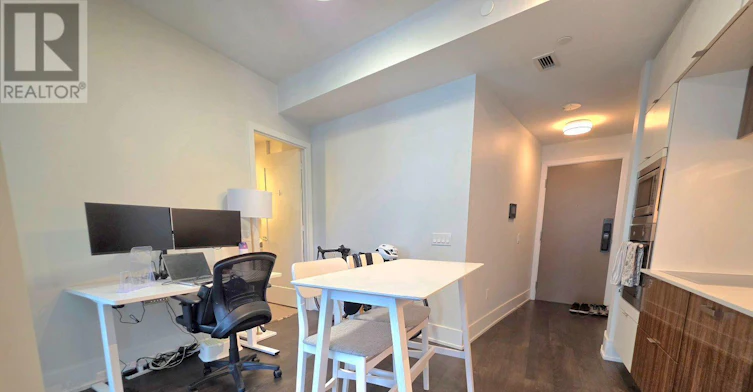 3212-10 York Street, Toronto, ON, M5J 0E1 - 5