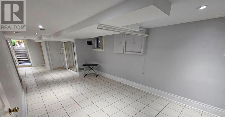 LOWER LEVEL-19 Keystone Avenue, Toronto, ON, M4C 1G9 - 15