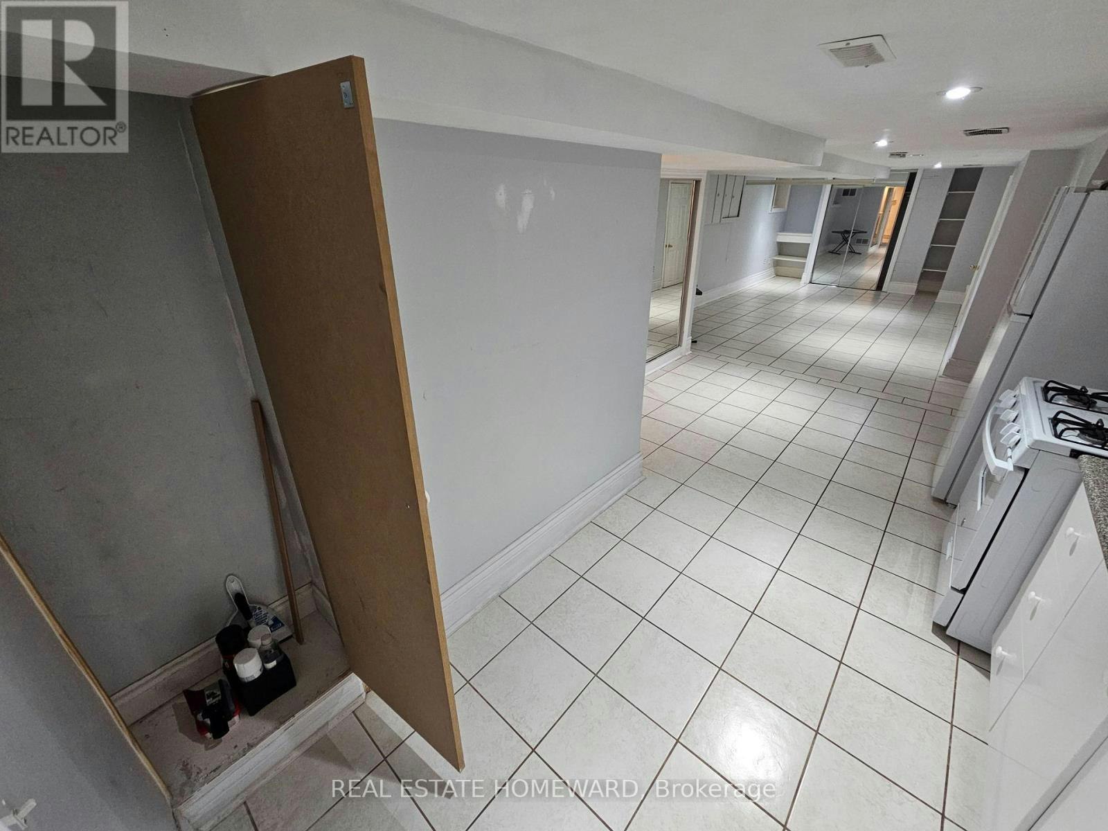 LOWER LEVEL-19 Keystone Avenue, Toronto, ON, M4C 1G9 - 7