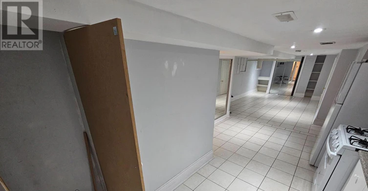 LOWER LEVEL-19 Keystone Avenue, Toronto, ON, M4C 1G9 - 7