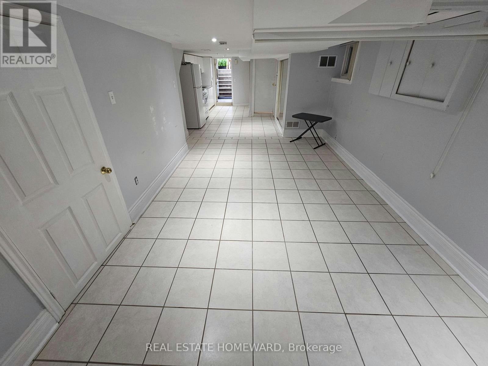 LOWER LEVEL-19 Keystone Avenue, Toronto, ON, M4C 1G9 - 18