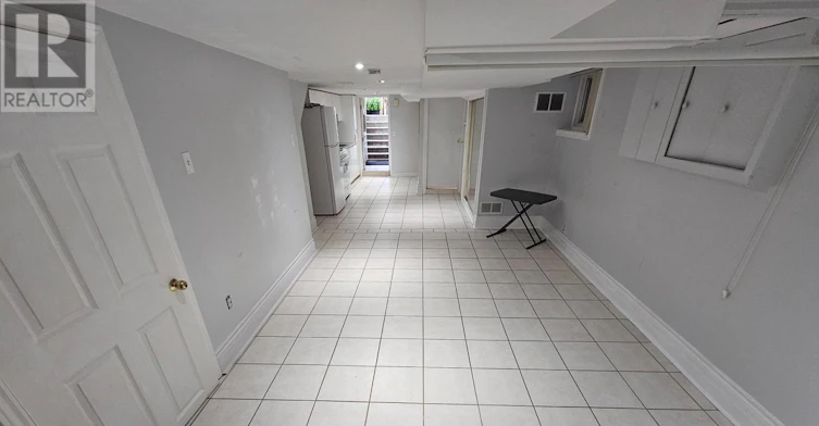 LOWER LEVEL-19 Keystone Avenue, Toronto, ON, M4C 1G9 - 18
