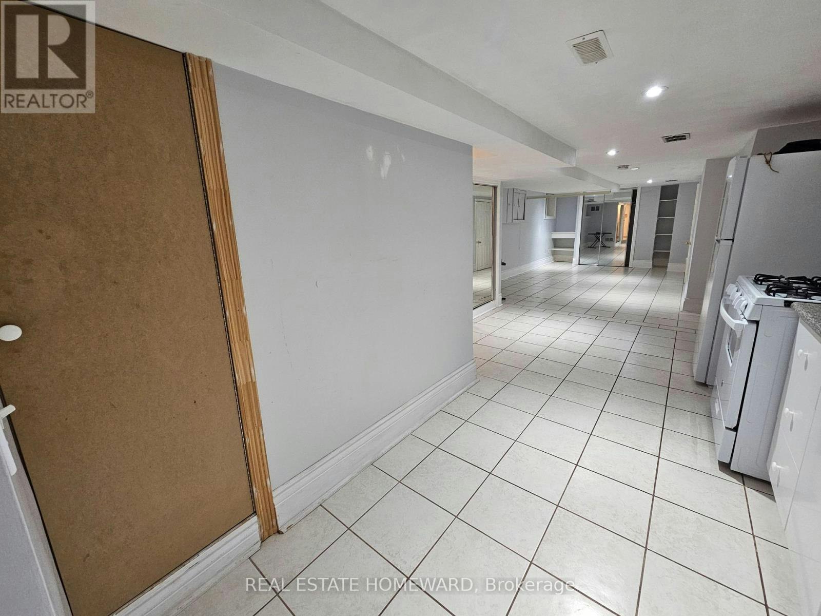 LOWER LEVEL-19 Keystone Avenue, Toronto, ON, M4C 1G9 - 6