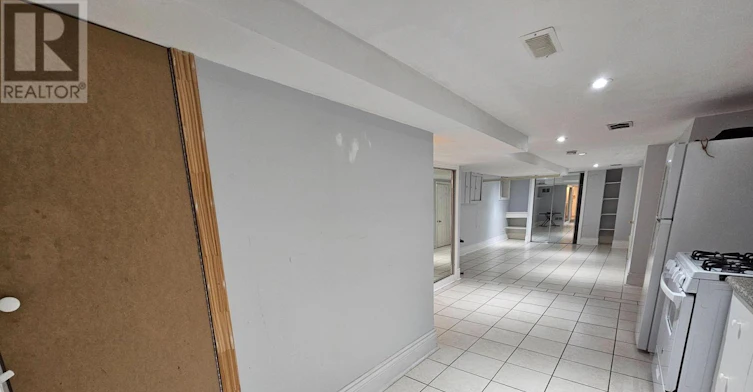 LOWER LEVEL-19 Keystone Avenue, Toronto, ON, M4C 1G9 - 6