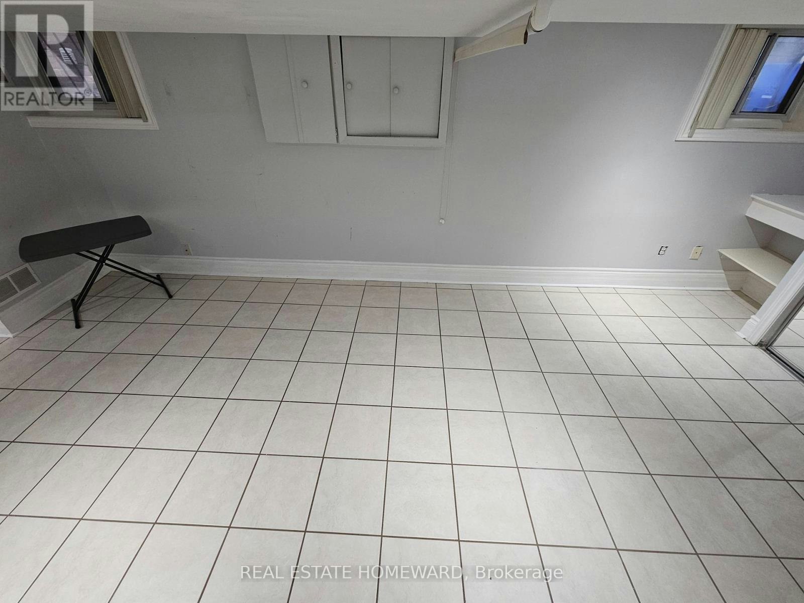 LOWER LEVEL-19 Keystone Avenue, Toronto, ON, M4C 1G9 - 13