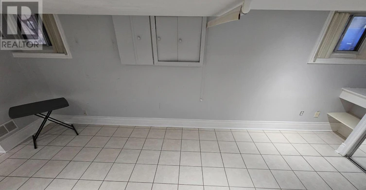 LOWER LEVEL-19 Keystone Avenue, Toronto, ON, M4C 1G9 - 13