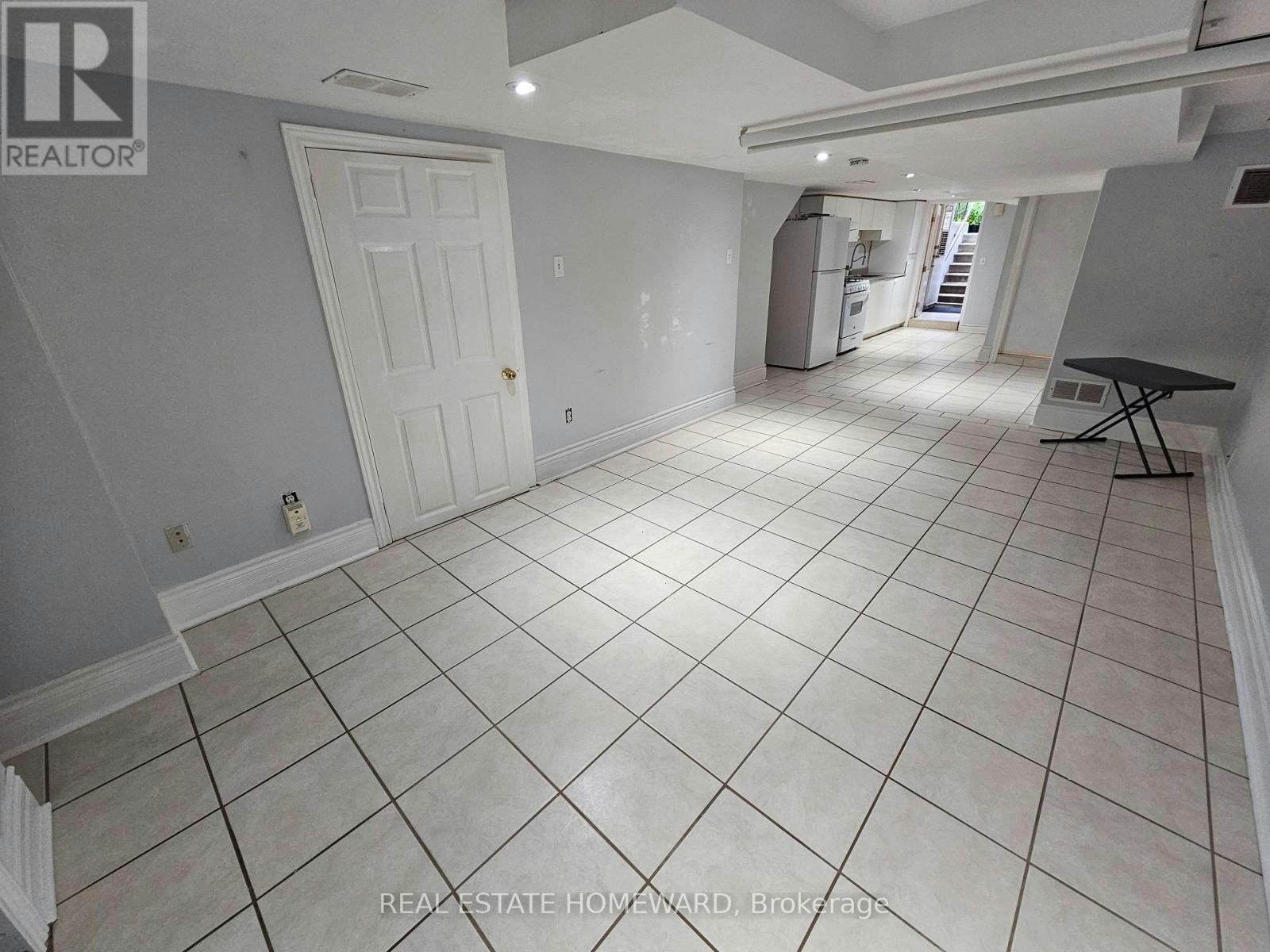 LOWER LEVEL-19 Keystone Avenue, Toronto, ON, M4C 1G9 - 14