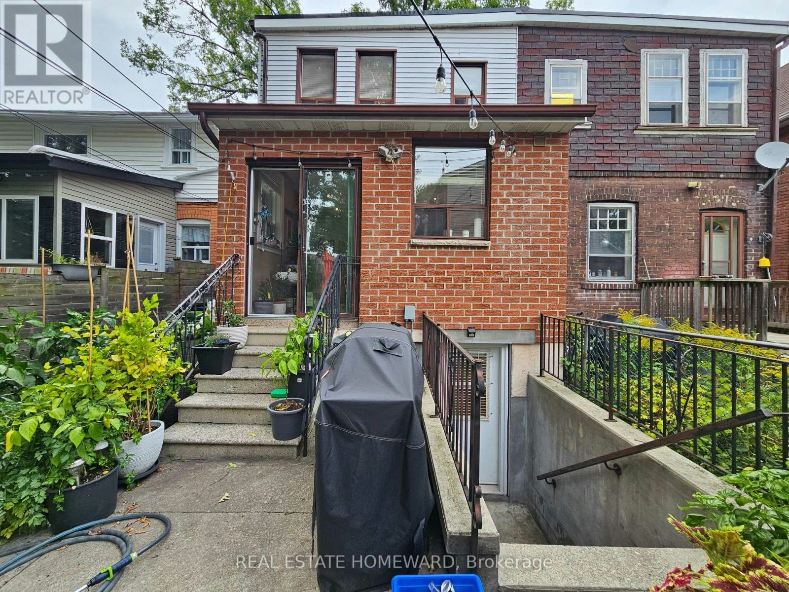 LOWER LEVEL-19 Keystone Avenue, Toronto, ON, M4C 1G9 - 2