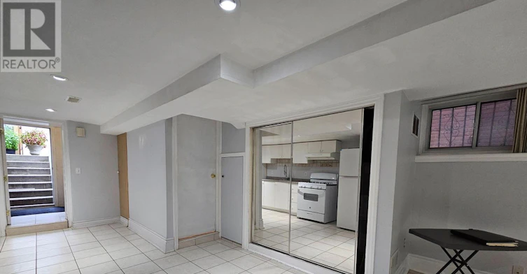 LOWER LEVEL-19 Keystone Avenue, Toronto, ON, M4C 1G9 - 10