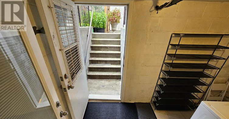 LOWER LEVEL-19 Keystone Avenue, Toronto, ON, M4C 1G9 - 4