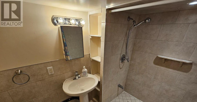 LOWER LEVEL-19 Keystone Avenue, Toronto, ON, M4C 1G9 - 23