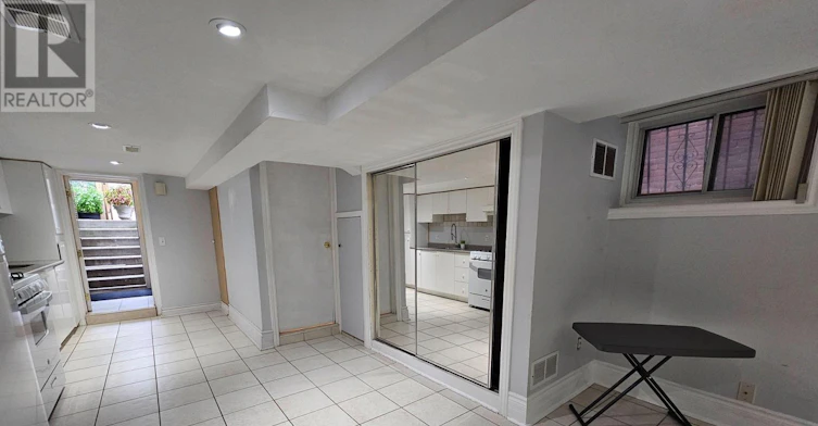 LOWER LEVEL-19 Keystone Avenue, Toronto, ON, M4C 1G9 - 11