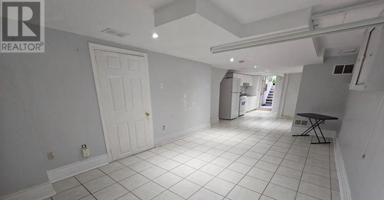 LOWER LEVEL-19 Keystone Avenue, Toronto, ON, M4C 1G9 - 17