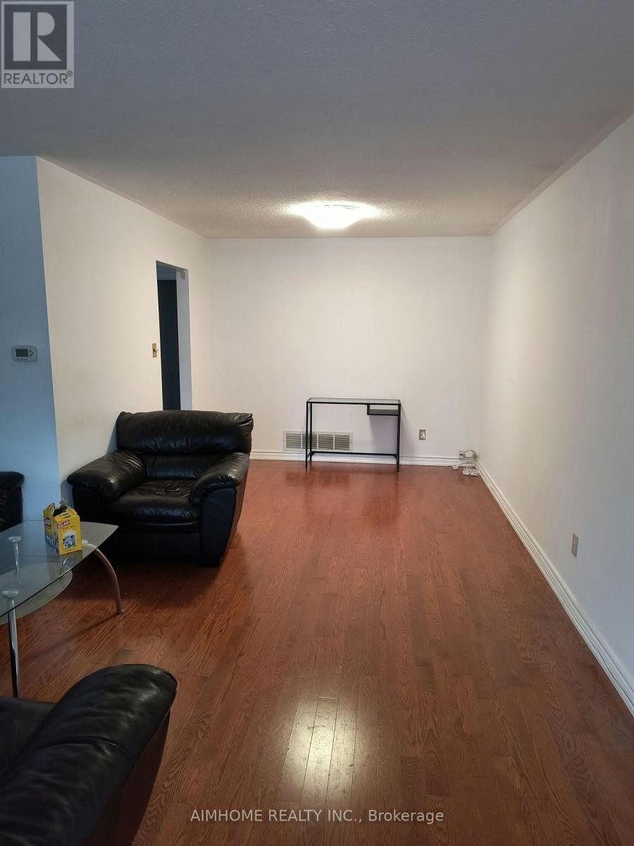68 Mentor Boulevard, Toronto, ON, M2H 2N1 - 5