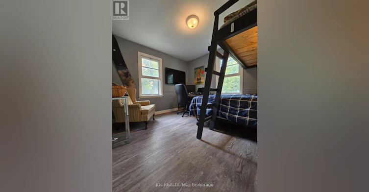 555 Wellington Street W, Aurora, ON, L4G 6J7 - 5