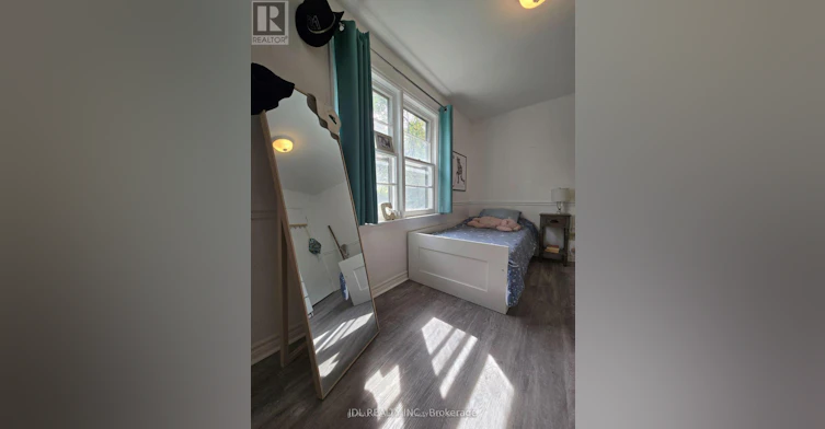 555 Wellington Street W, Aurora, ON, L4G 6J7 - 7