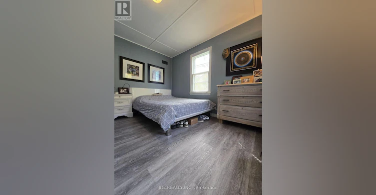 555 Wellington Street W, Aurora, ON, L4G 6J7 - 12