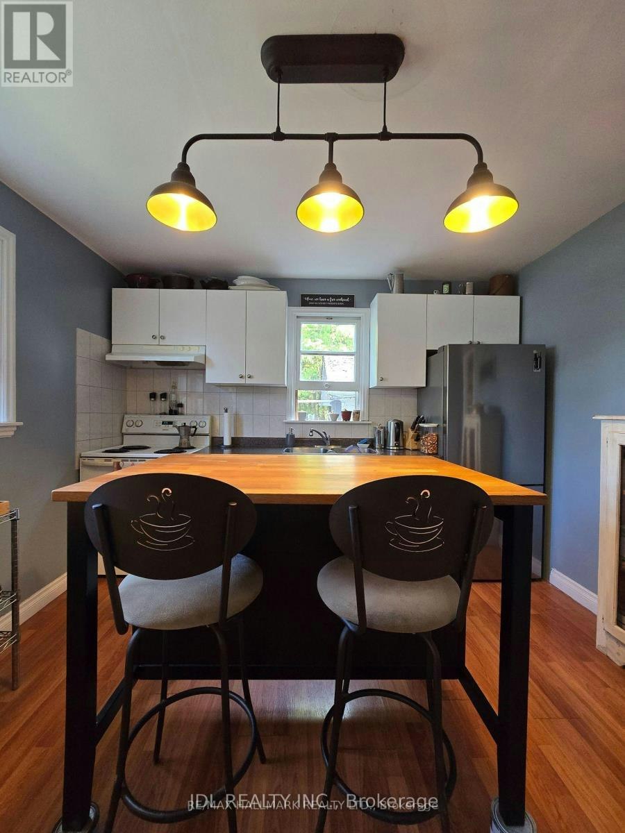 555 Wellington Street W, Aurora, ON, L4G 6J7 - 4