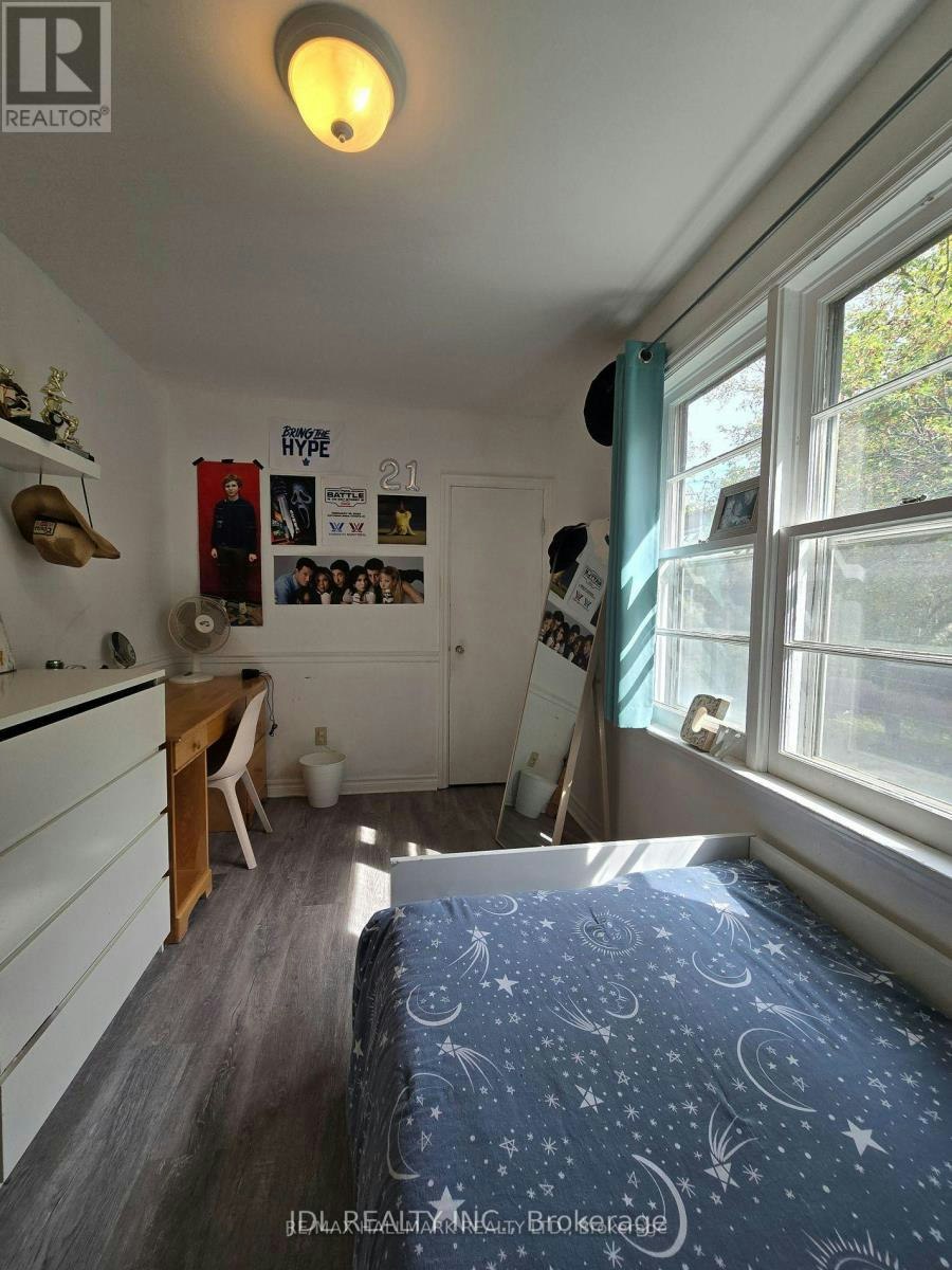 555 Wellington Street W, Aurora, ON, L4G 6J7 - 8