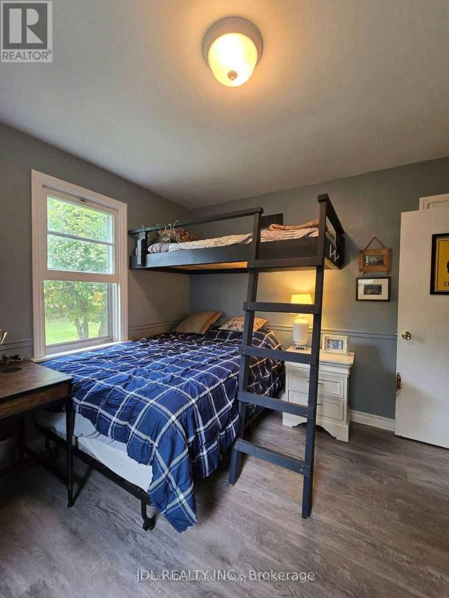 555 Wellington Street W, Aurora, ON, L4G 6J7 - 6