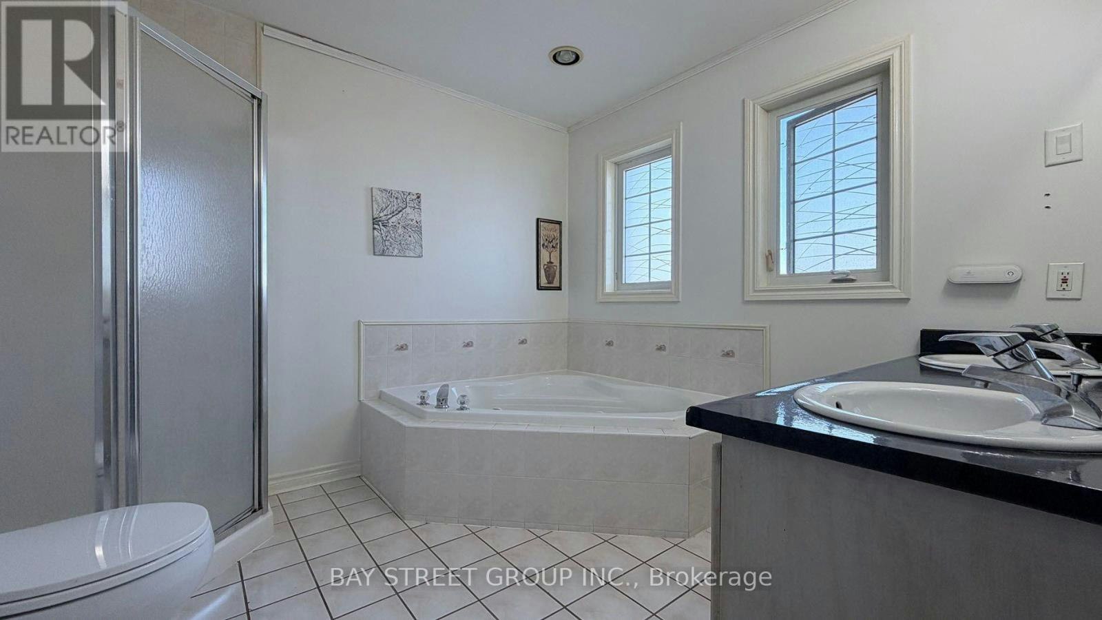 76 Sawmill Valley Drive, Newmarket, ON, L3X 2S3 - 11