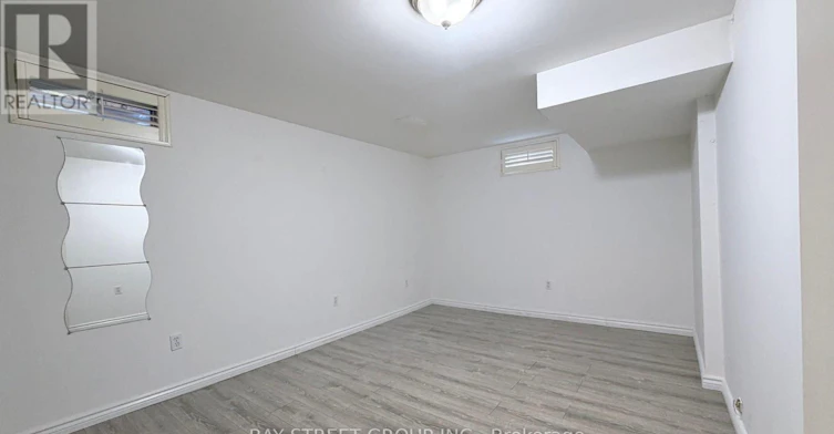 76 Sawmill Valley Drive, Newmarket, ON, L3X 2S3 - 16