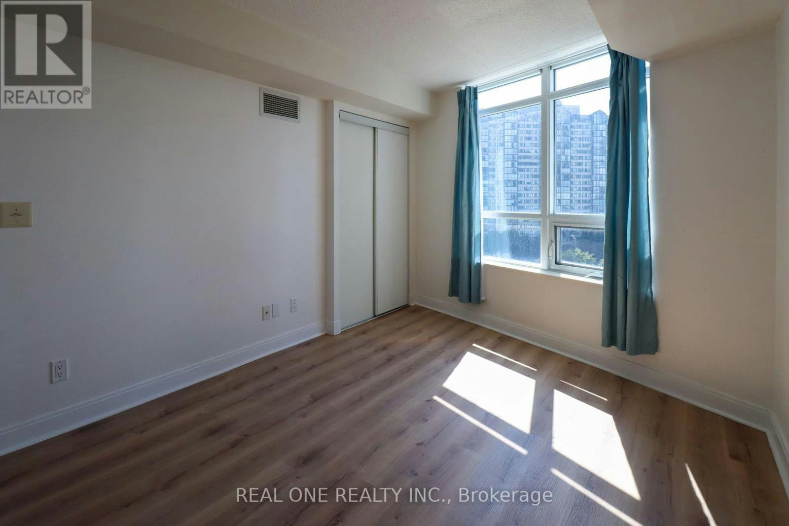 801-330 Burnhamthorpe Road W, Mississauga, ON, L5B 0E1 - 14