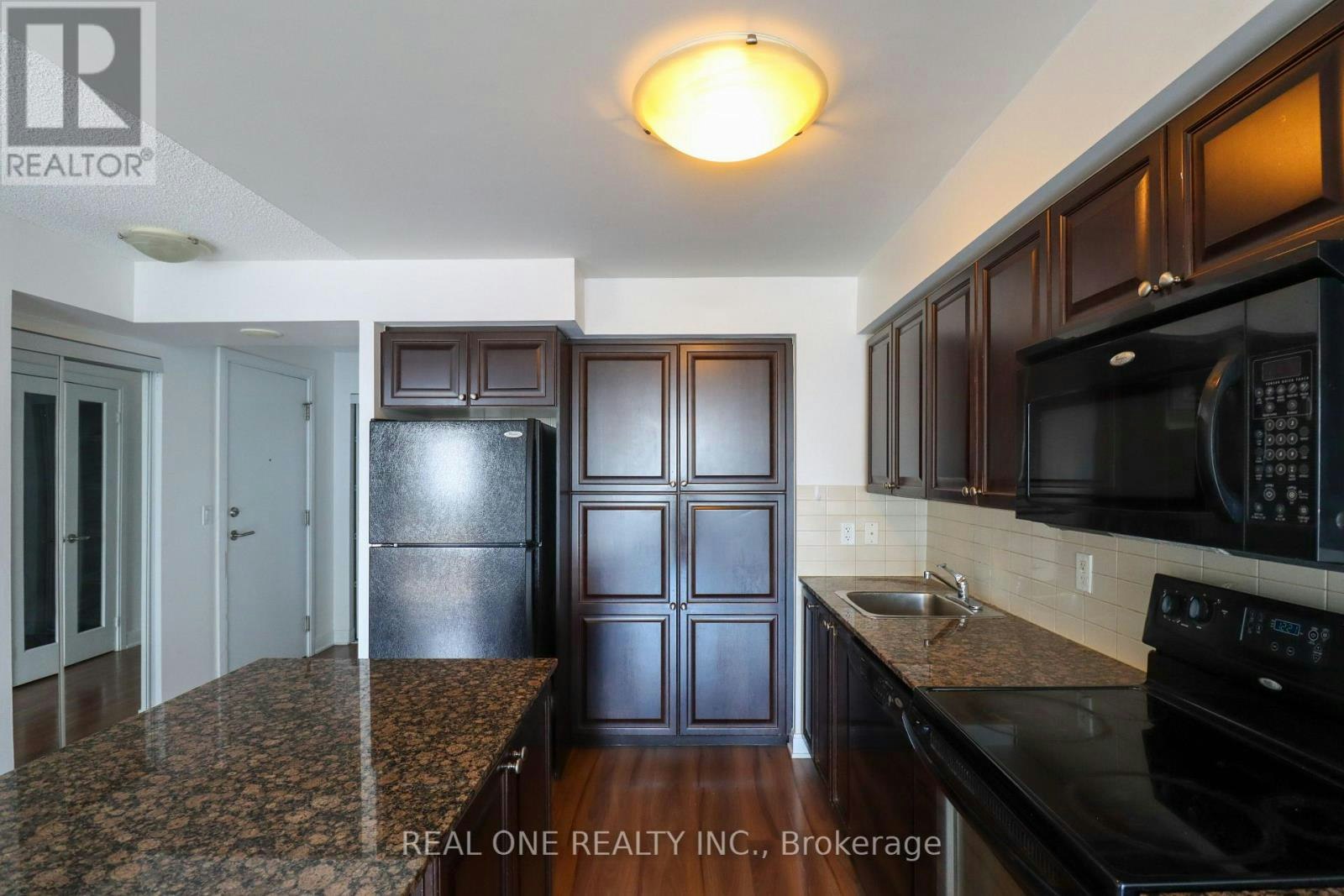 801-330 Burnhamthorpe Road W, Mississauga, ON, L5B 0E1 - 12