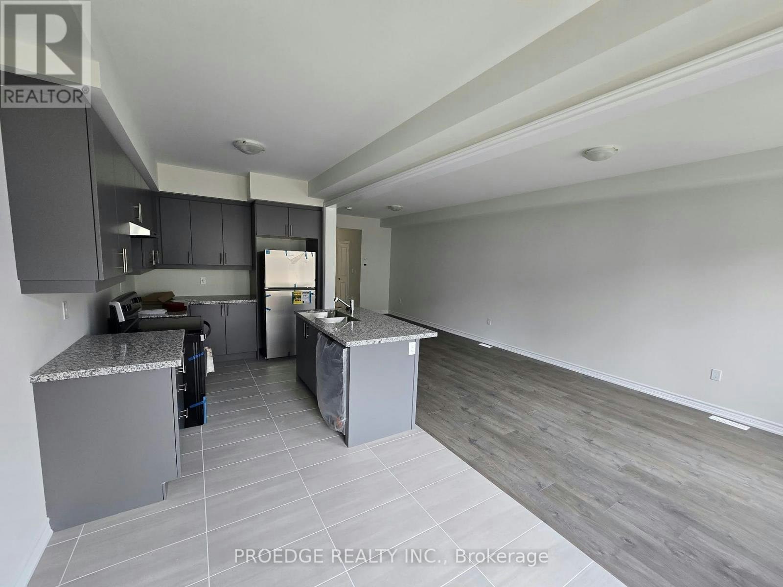 138 Periwinkle Crescent, Woodstock, ON, N4S 7W2 - 4