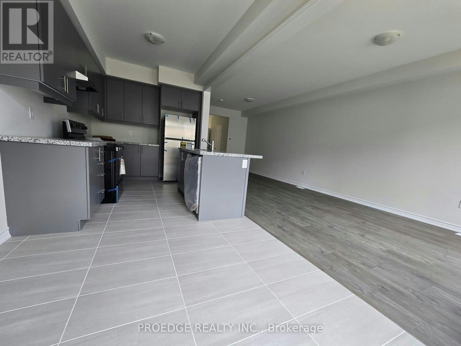 138 Periwinkle Crescent, Woodstock, ON, N4S 7W2 - 3