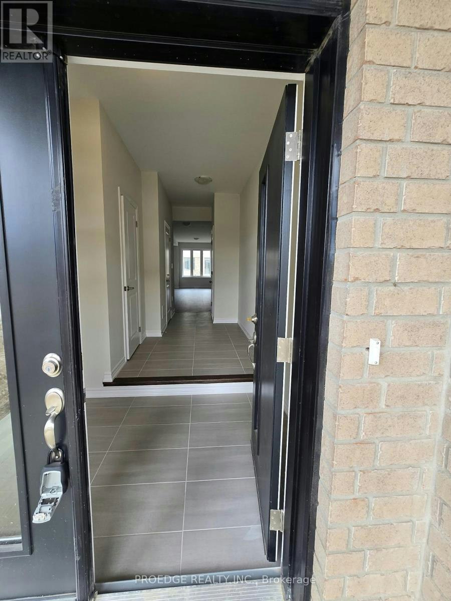 138 Periwinkle Crescent, Woodstock, ON, N4S 7W2 - 2